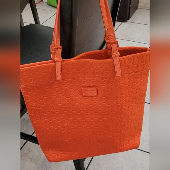 Michael Kors Handbags - Michael Kors Neoprene Tote Jet Set Signature Monogram - Preloved
